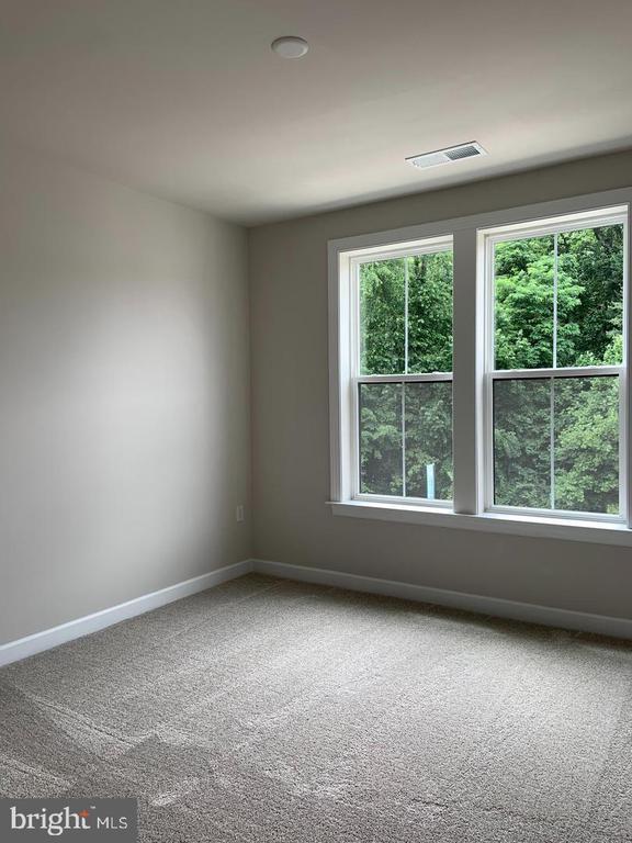 Building Photo - 3925 Fair Ridge Dr