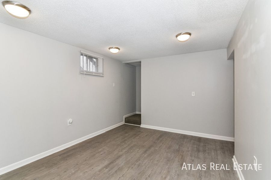 Building Photo - 710 S Park Dr