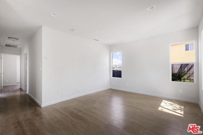 Building Photo - 1562 Attridge Ave