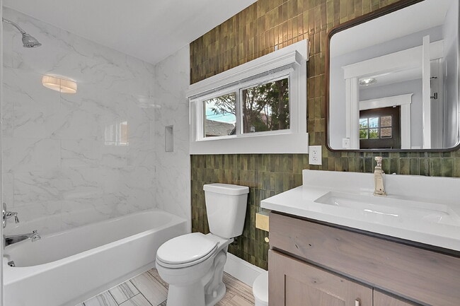 Building Photo - $3,595 - 3 Bed, 2 Bath Updated Home In Den...