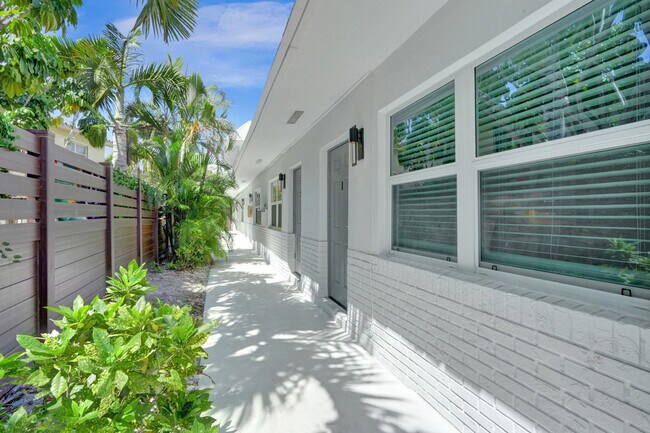 Building Photo - 2023 Miami Rd