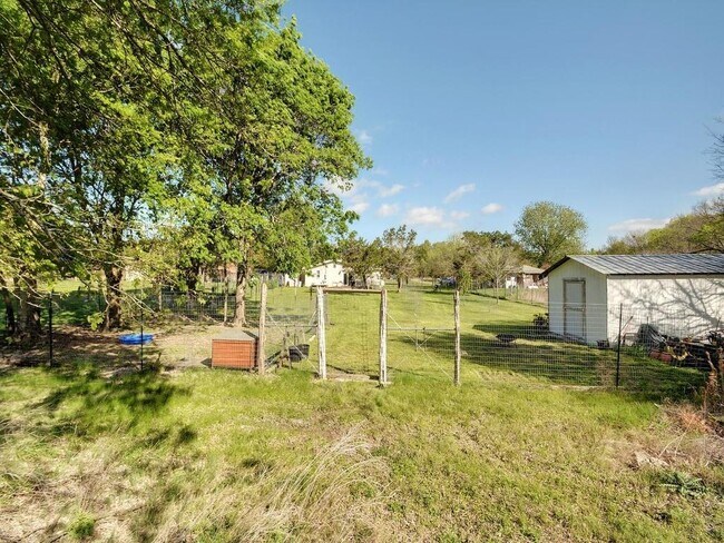 Building Photo - 131 Barton Meadow Dr