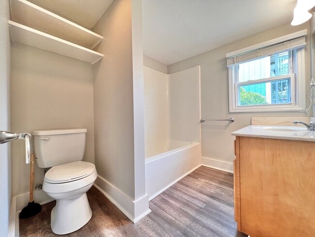 Building Photo - 2 Bedroom Apartment in Surf City