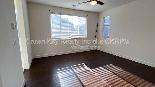 Building Photo - 448 Albertina Ave