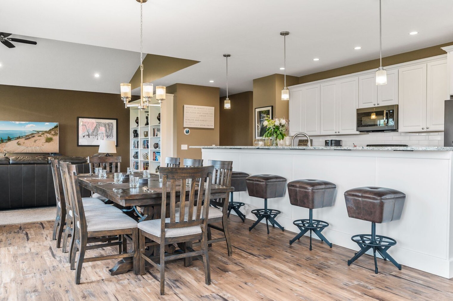 Building Photo - 12534 Old Orchard Trail