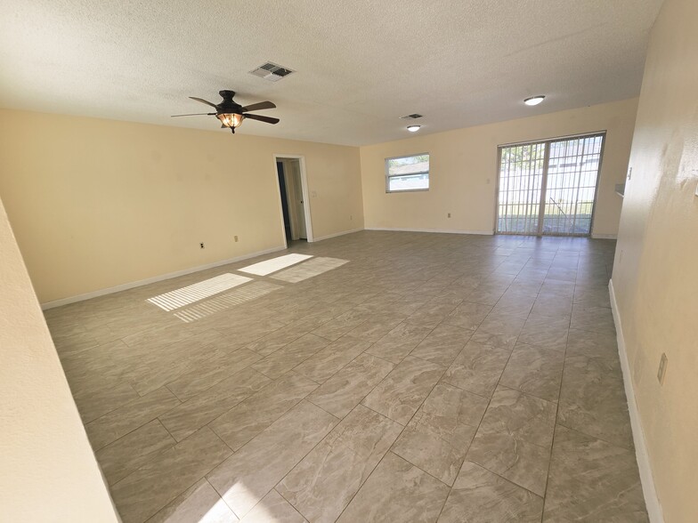 Building Photo - 8377 Denise Dr E