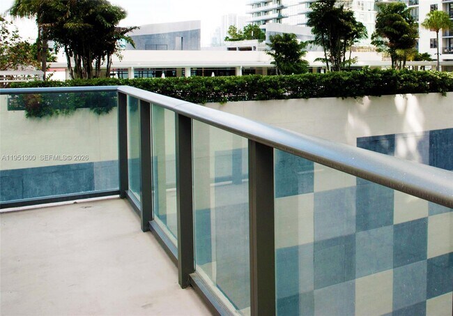 Building Photo - 11 NE 6th St