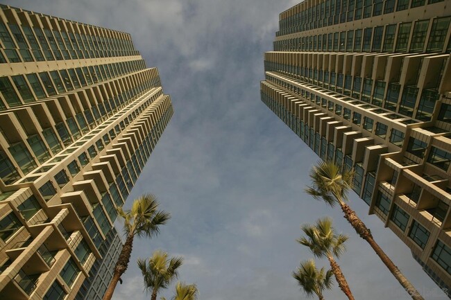 Building Photo - 1205 Pacific Hwy