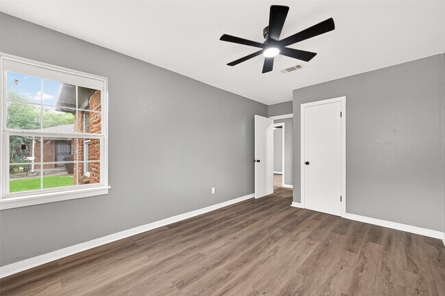 Building Photo - 8666 Candy St