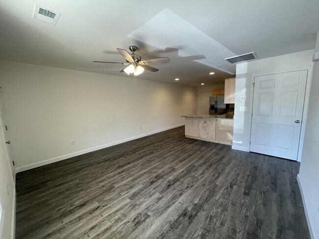 Building Photo - Like New Duplex for Rent near Denver, NC