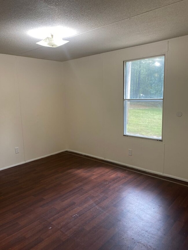 Building Photo - 21321 Crawford Lake Rd