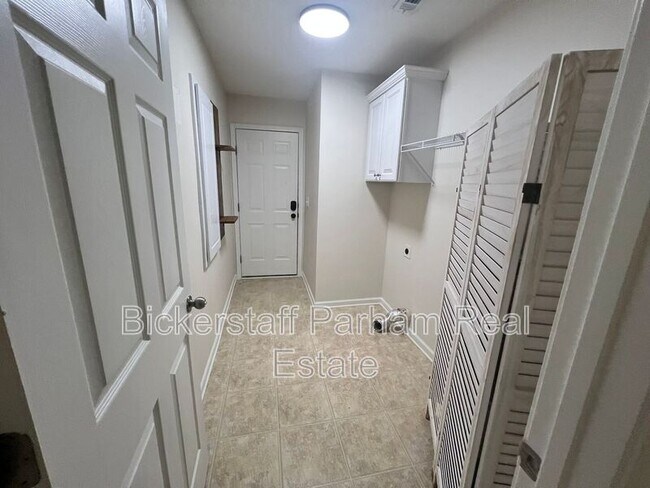 Building Photo - 3007 Nancy Dr