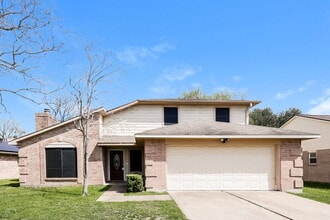 Building Photo - 19834 Packwood Dr