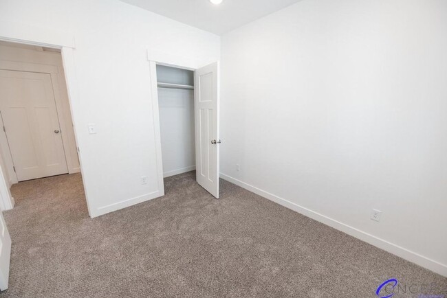 Building Photo - Sienna Village Townhomes