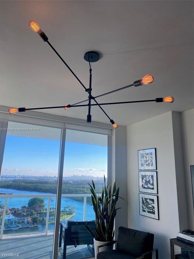 Building Photo - 3 br, 3 bath House - 400 Sunny Isles Blvd ...