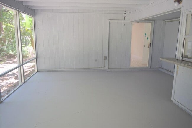 Building Photo - 1639 Manor Rd