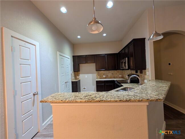 Building Photo - 1135 Creekside Orchard