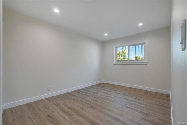 Building Photo - 745 Domingo Dr