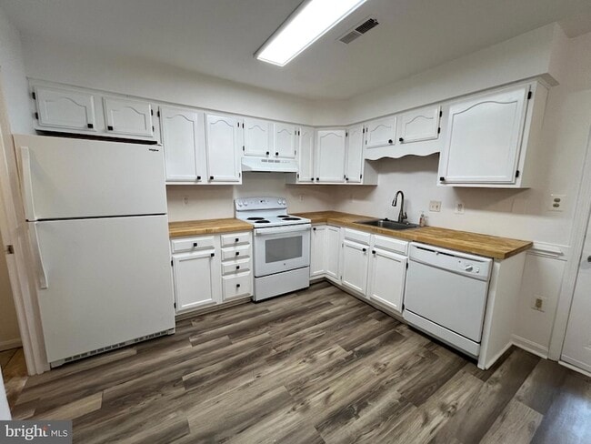 Building Photo - 255 Farrell Ln