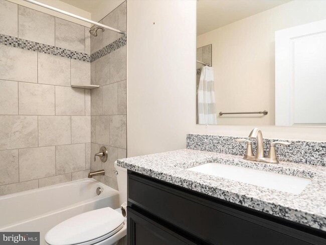 Building Photo - 1221 Orchid Rd