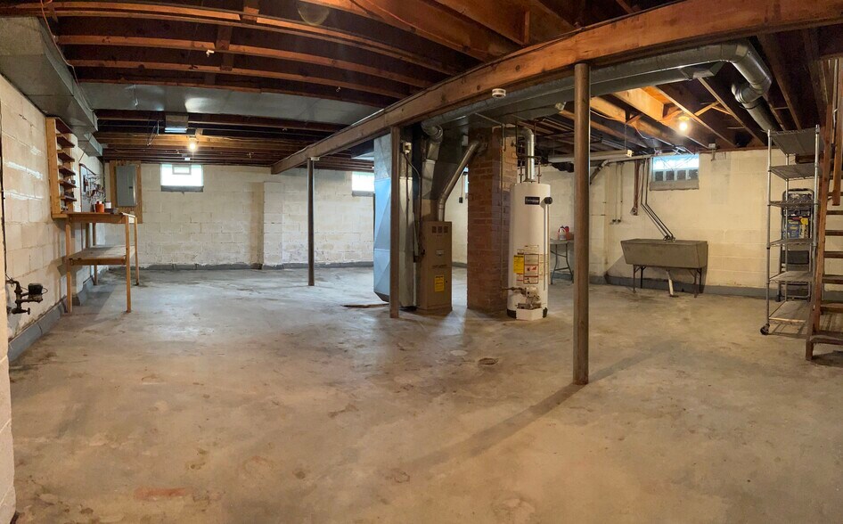 Building Photo - 416 Lemae St