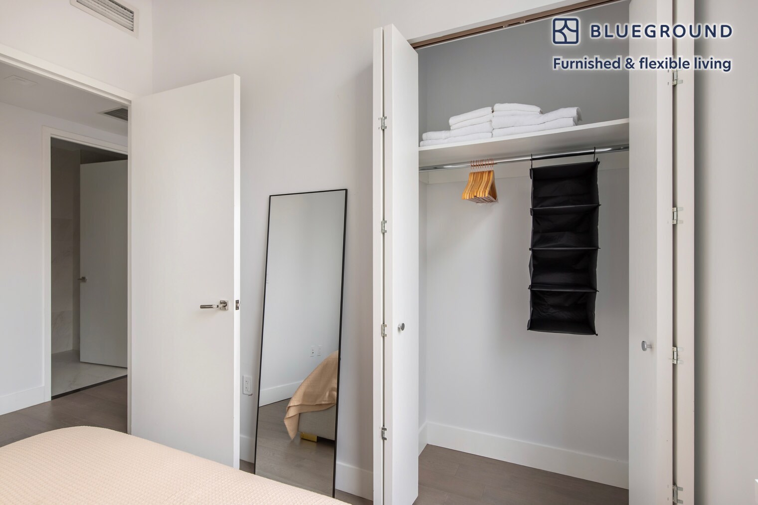 Building Photo - 200 E 23rd St