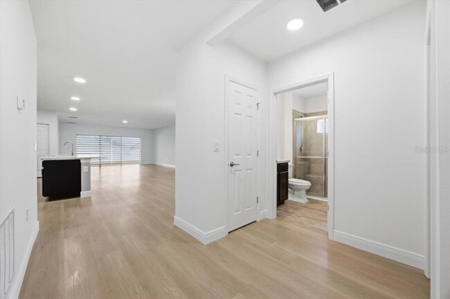 Building Photo - 446 Hamlet Lp
