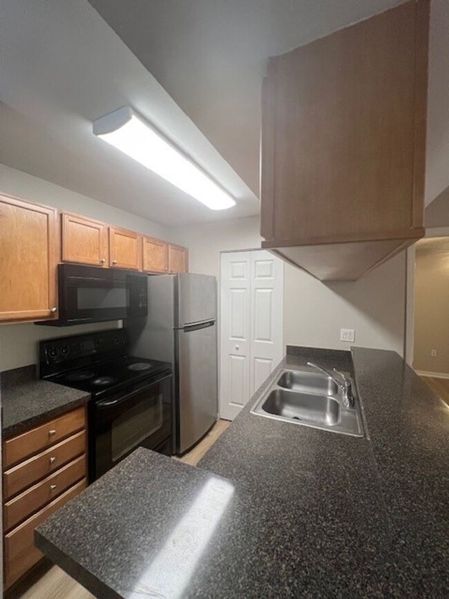 Building Photo - Upgraded 2 Bedroom 2 Bath Condo For Rent I...