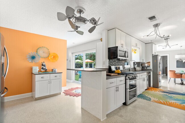 Building Photo - 4056 38th Way S