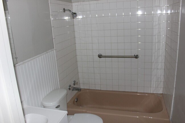 Building Photo - VICKSBURG 4 PLEX