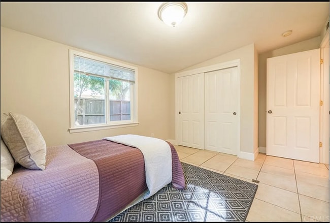 Building Photo - Great Home Close to All