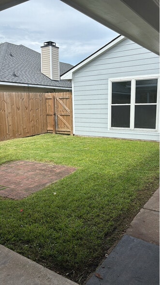 Building Photo - 5213 Berryville Ct