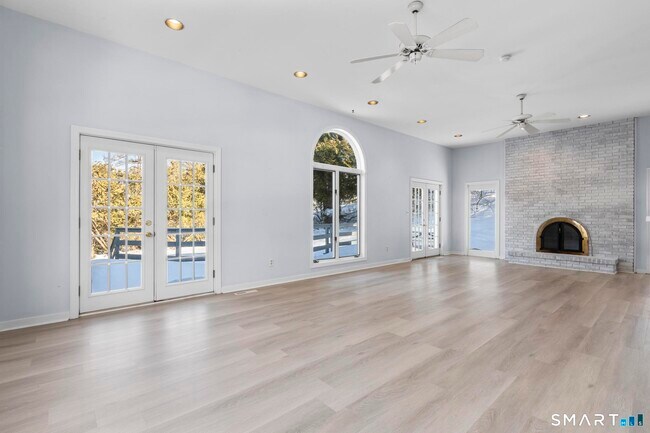 Building Photo - 338 Kenwood Ave