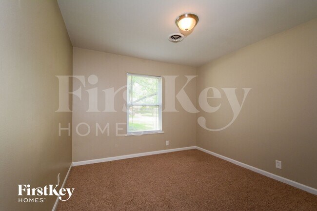 Building Photo - 12465 Larkwood Dr