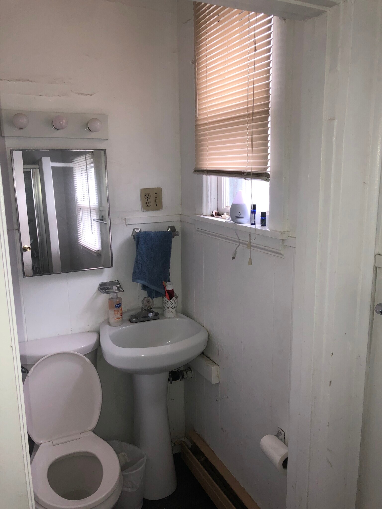 Building Photo - 105-1 Bool St