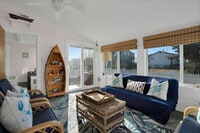 Building Photo - 415 Sound Ave