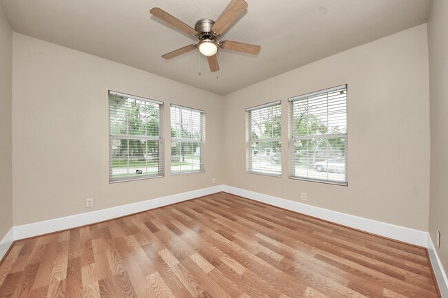 Building Photo - 201 W Pitts Ave