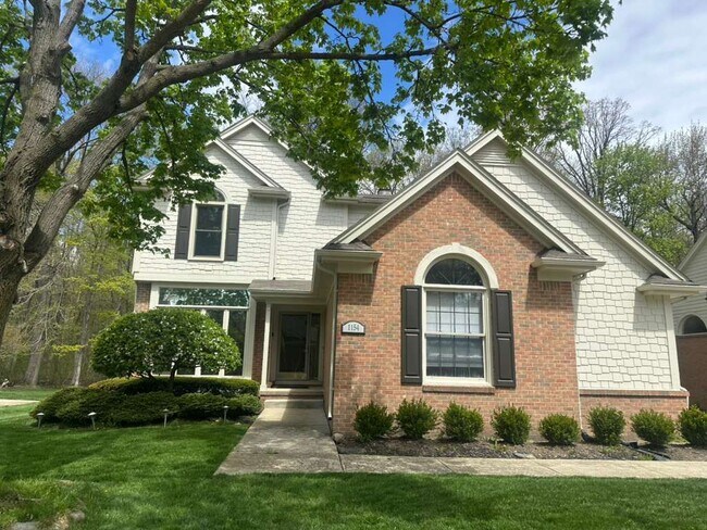 Building Photo - 1154 Bluebird Dr