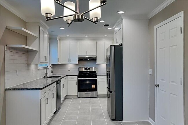 Building Photo - 40 Briar Gate Ln