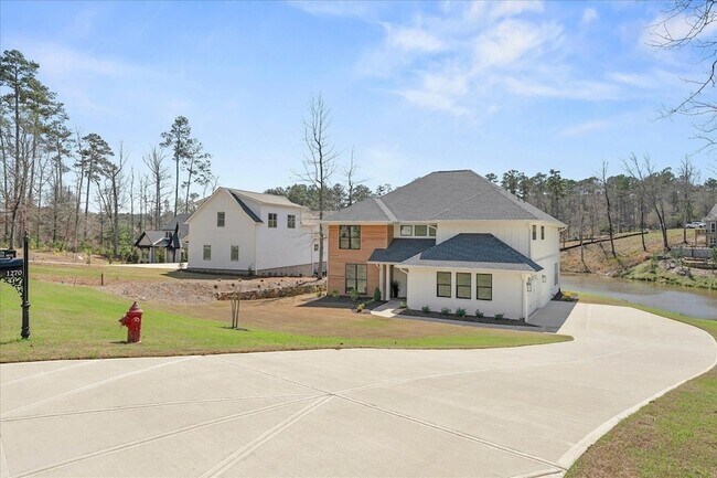Building Photo - 1270 Glen Eagle Dr