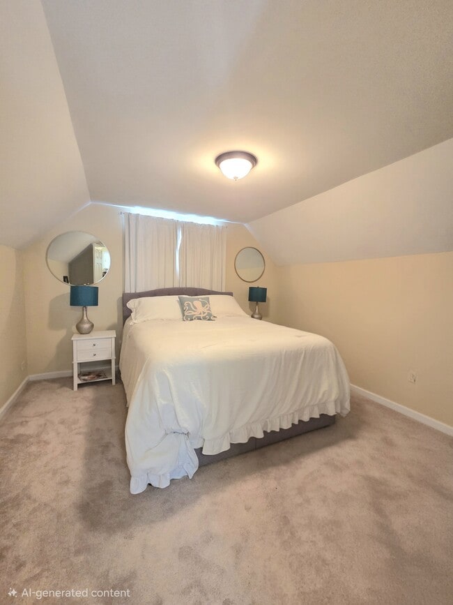 Building Photo - 108 N Gladden St