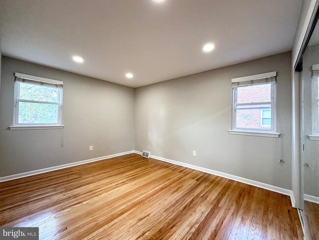 Building Photo - 3746 Genesee Dr