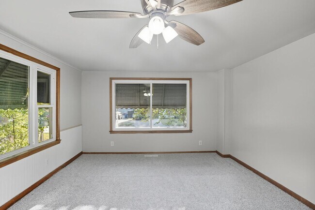 Building Photo - 1644 S Knoxville Ave