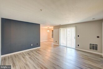 Building Photo - 8905 Stone Creek Pl