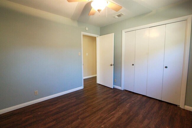 Building Photo - 10705 Doering Ln