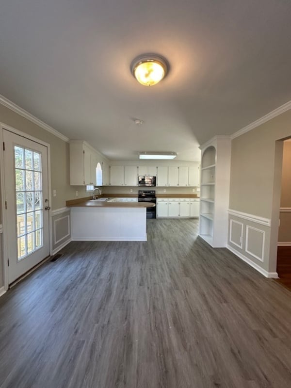 Building Photo - 1209 Lawhorn Rd