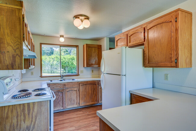 Building Photo - 3 Bedroom Rambler in heart of Coupeville