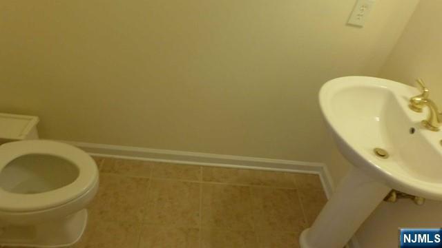 Building Photo - 85 Buckthorn Ct