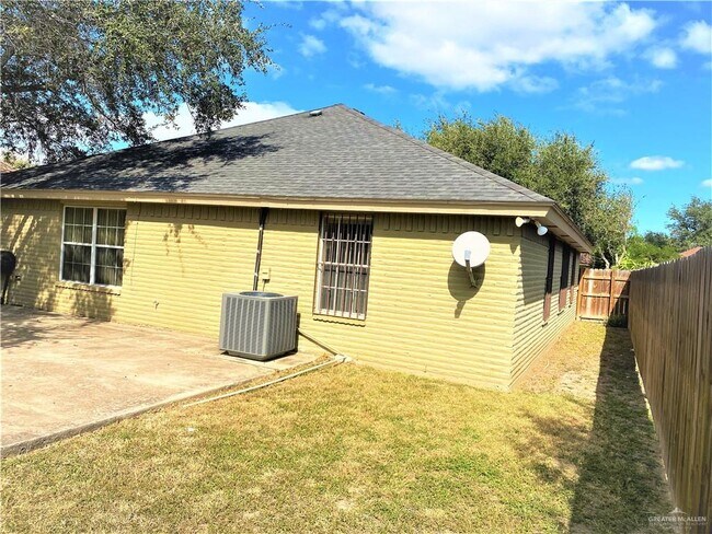 Building Photo - 3609 Raquel Ave