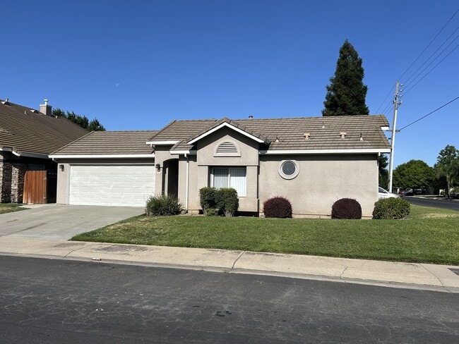 Building Photo - 1333 Glenbrook Way